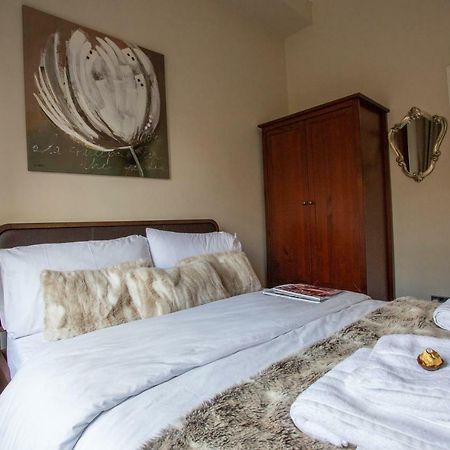 Most Central Luxury Apartment - Sleeps 4 & Free Parking! Chester Exterior foto